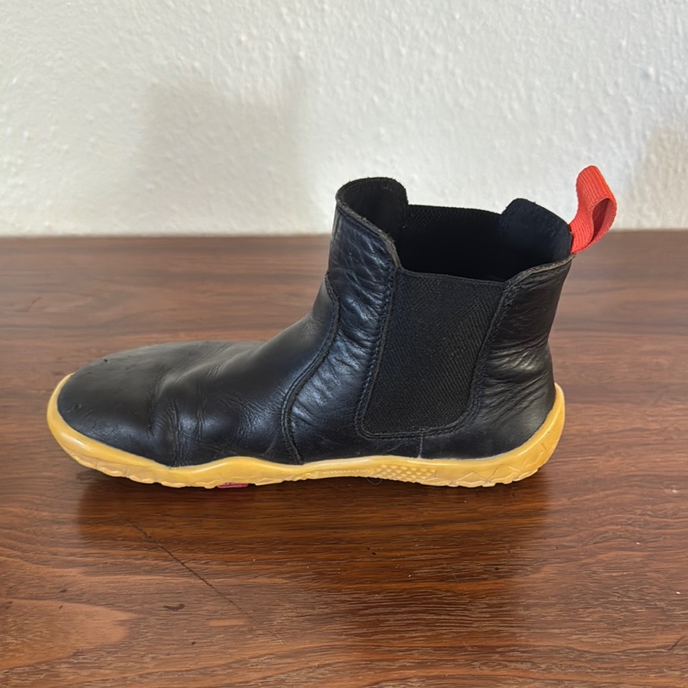 Vivo Barefoot Kids Black and Tan Boots - Picture 6 of 9